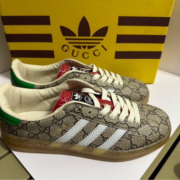 Gucci x Adidas Gazelle sneakers❤️‍🔥❤️‍🔥 - Picture 1 of 7